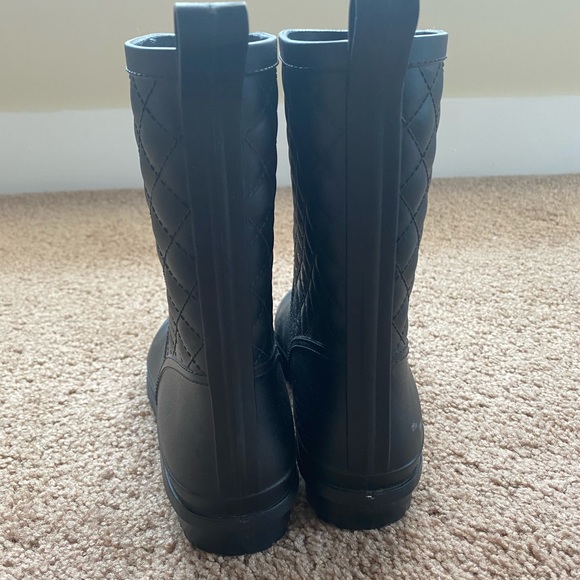 Quilted Rainboots - Picture 4 of 4